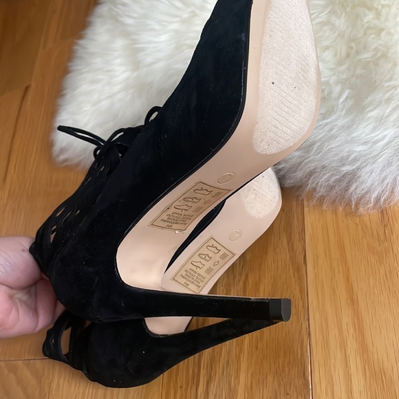 New Black lace up sandals heels, Brand: Madison by Shoedazzle, Size 7 - Picture 4 of 6